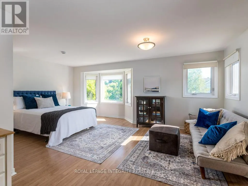 17 ARBUCKLE CRESCENT