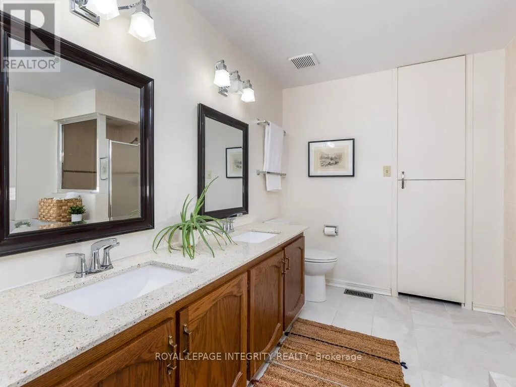 17 ARBUCKLE CRESCENT
