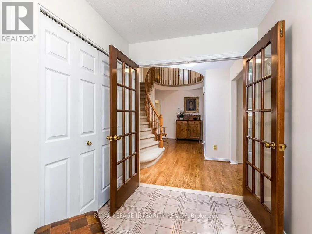 17 ARBUCKLE CRESCENT