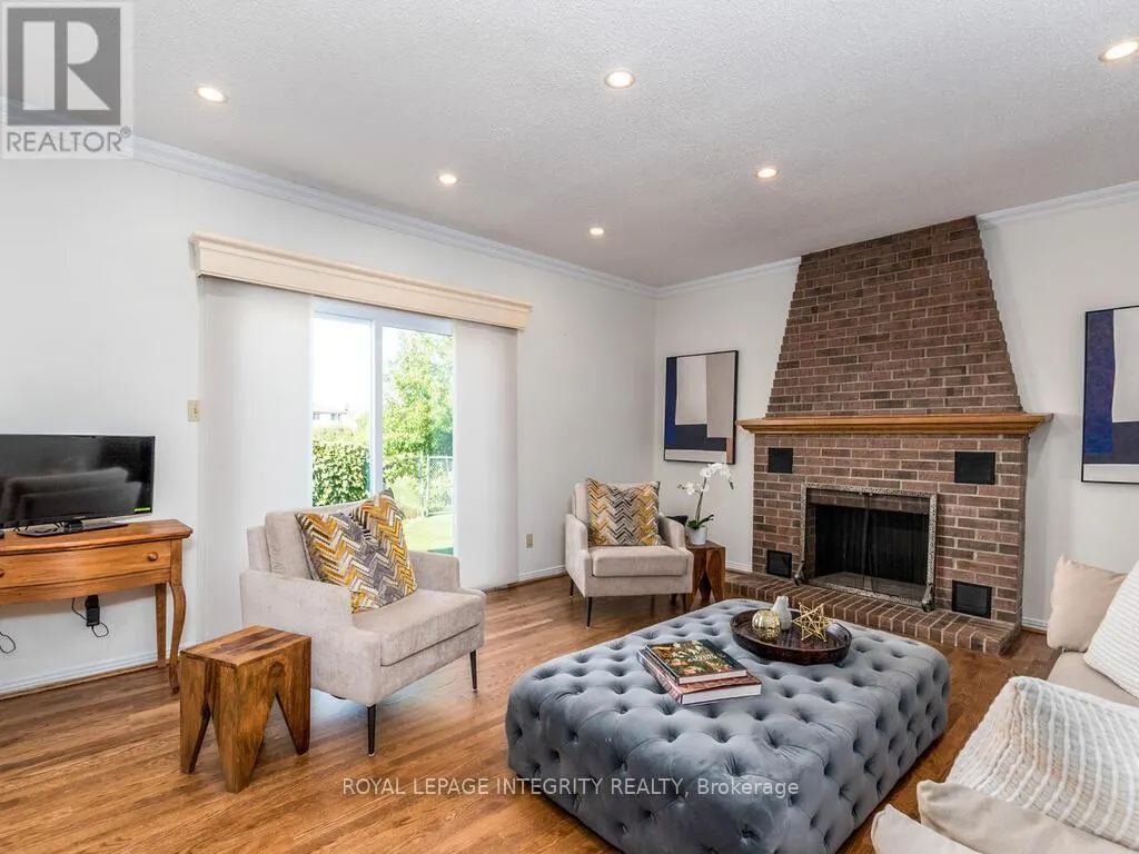 17 ARBUCKLE CRESCENT