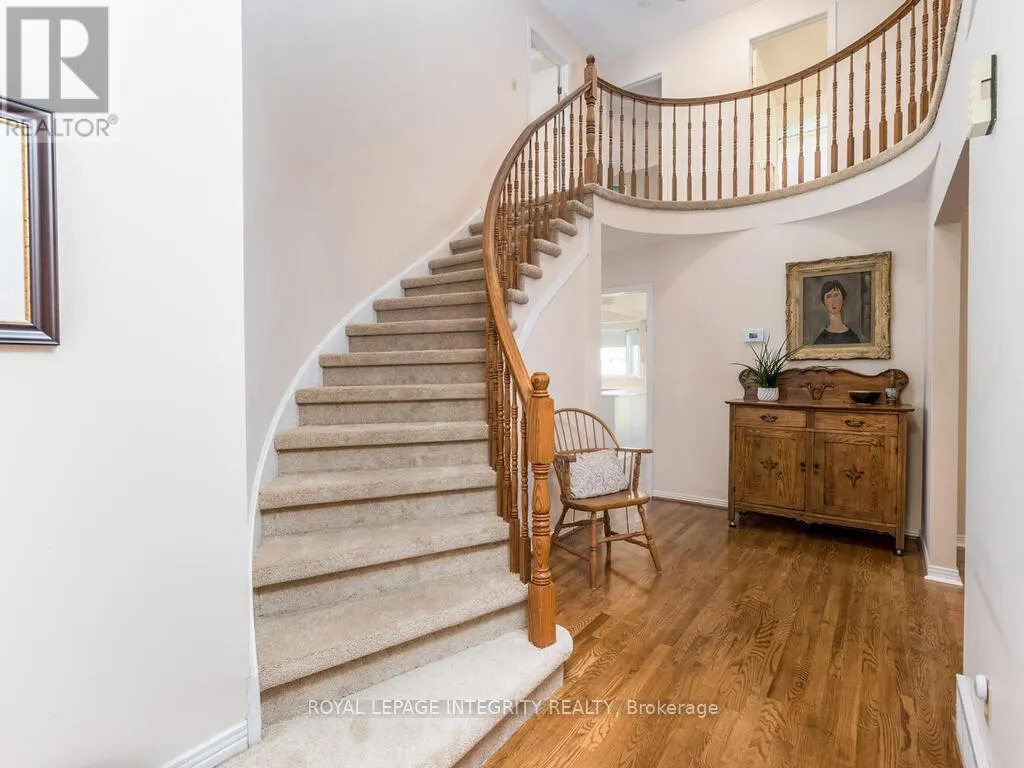 17 ARBUCKLE CRESCENT