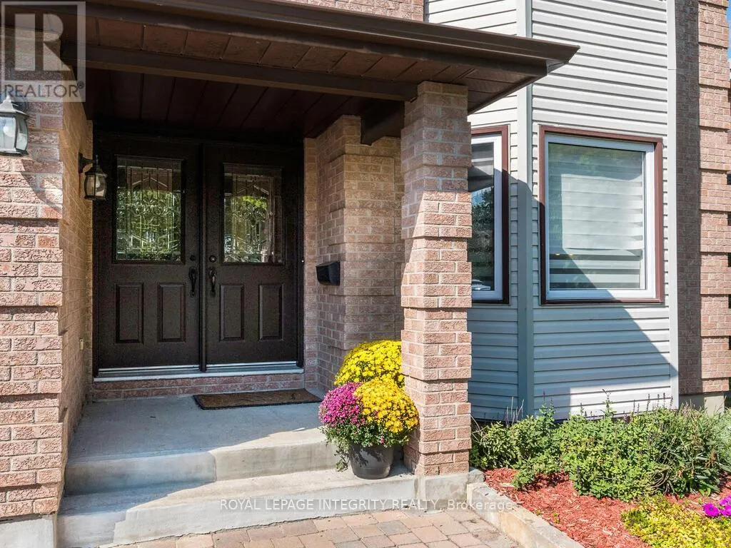 17 ARBUCKLE CRESCENT