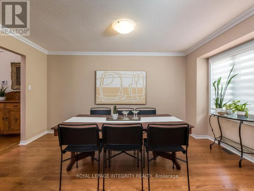 17 ARBUCKLE CRESCENT