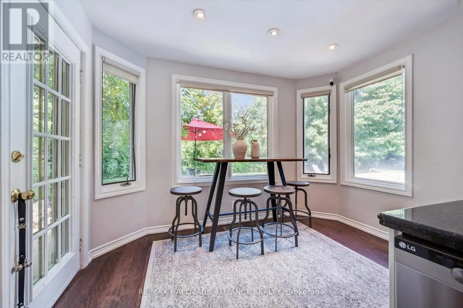 6 COACHMAN CRESCENT