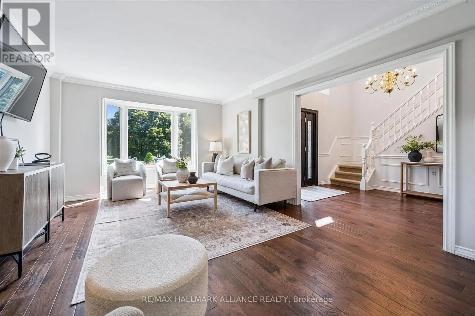 6 COACHMAN CRESCENT