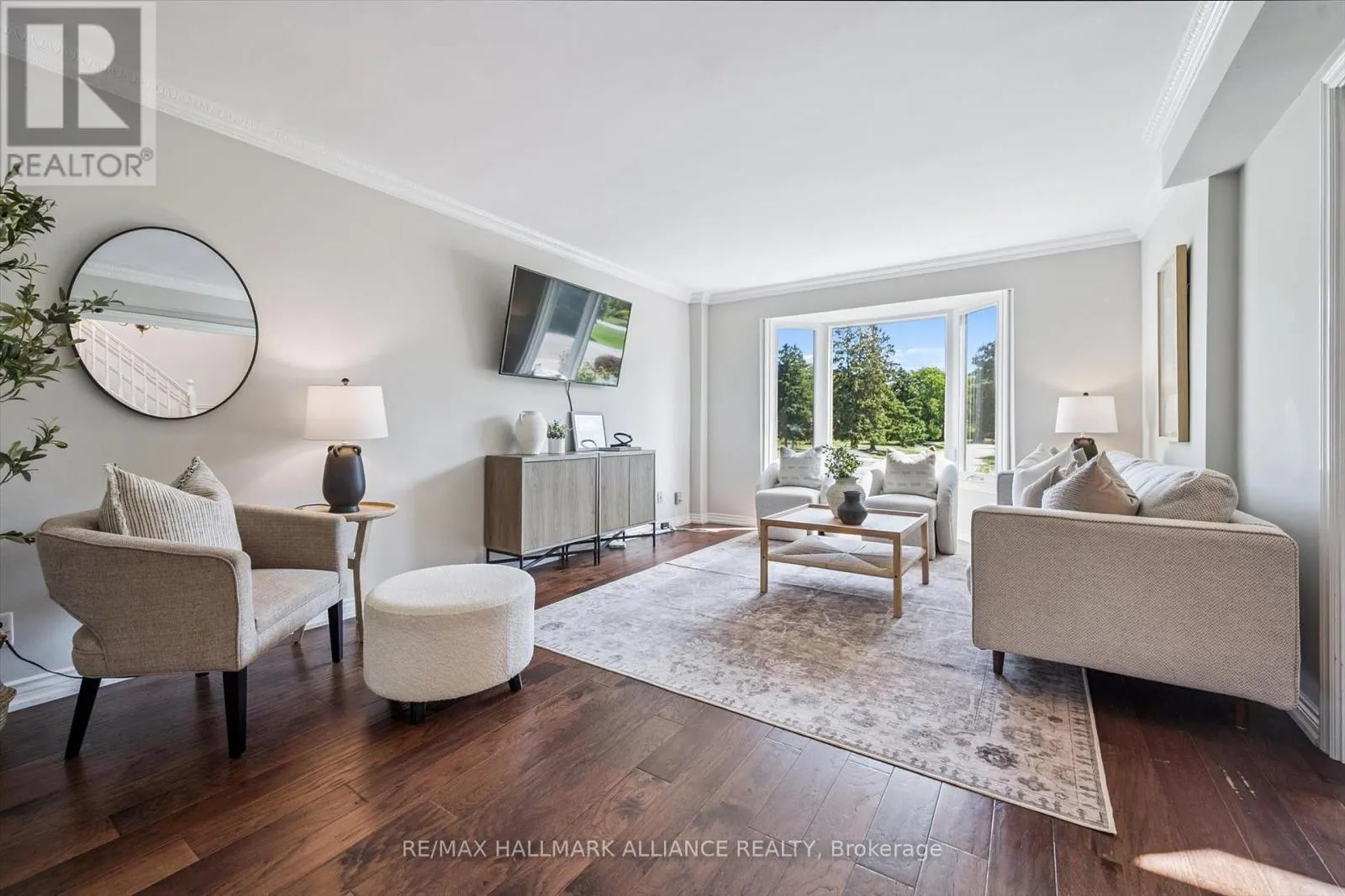 6 COACHMAN CRESCENT