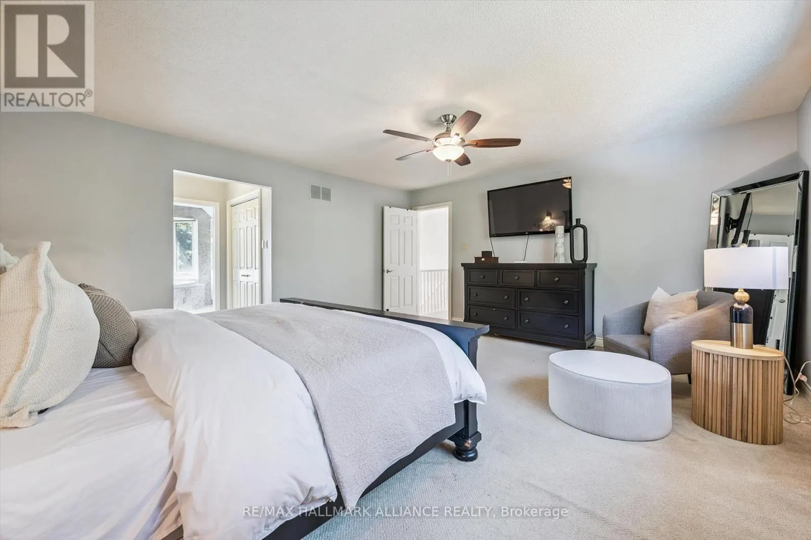 6 COACHMAN CRESCENT