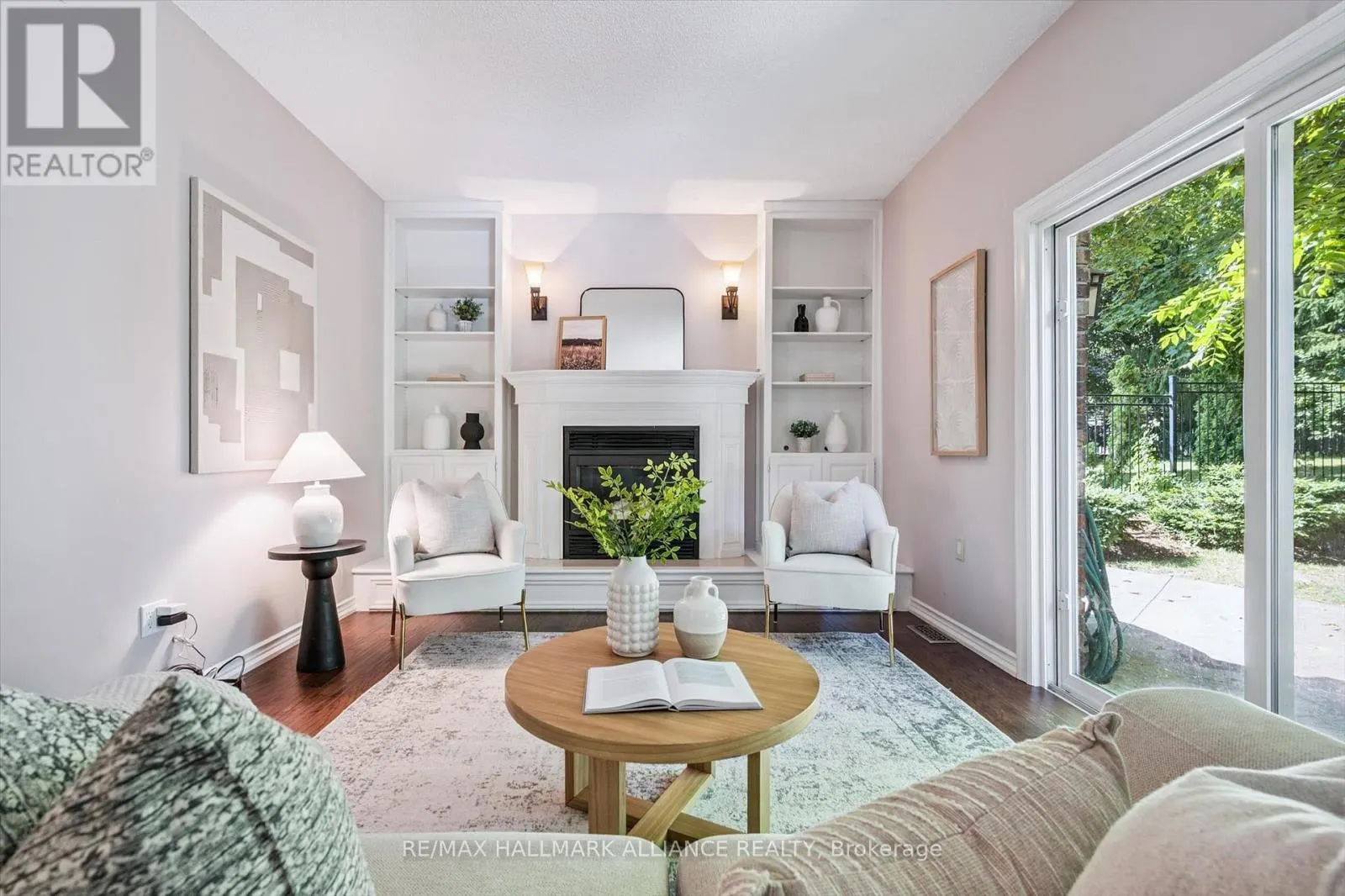6 COACHMAN CRESCENT