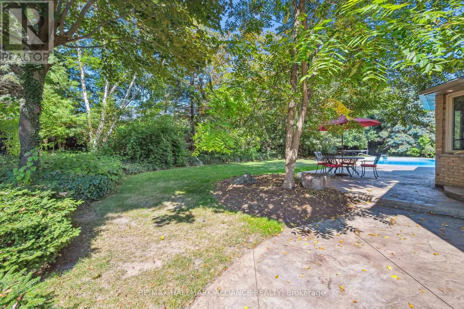 6 COACHMAN CRESCENT