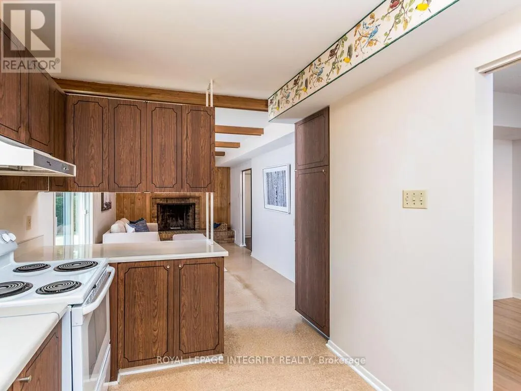2150 DUTTON CRESCENT