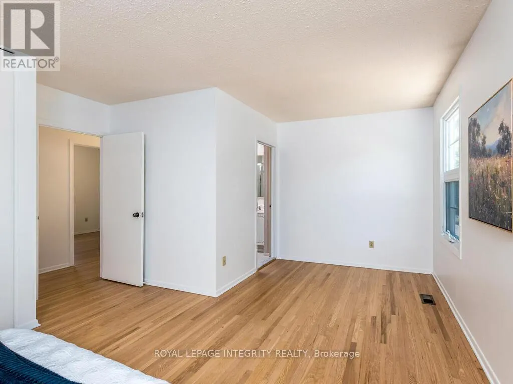 2150 DUTTON CRESCENT
