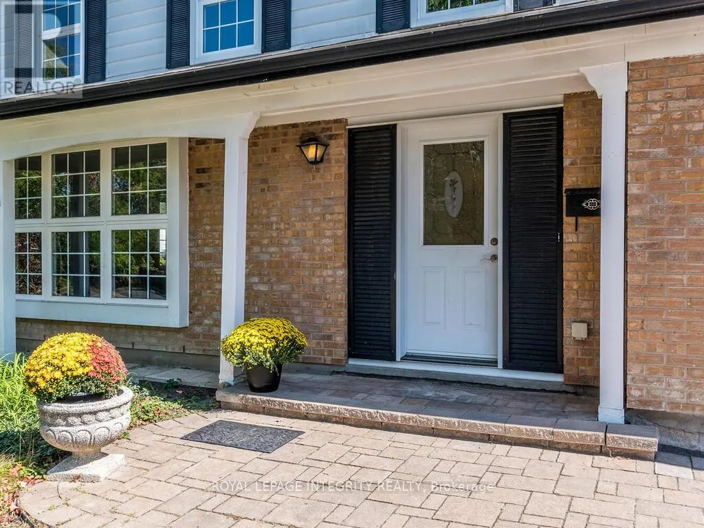 2150 DUTTON CRESCENT