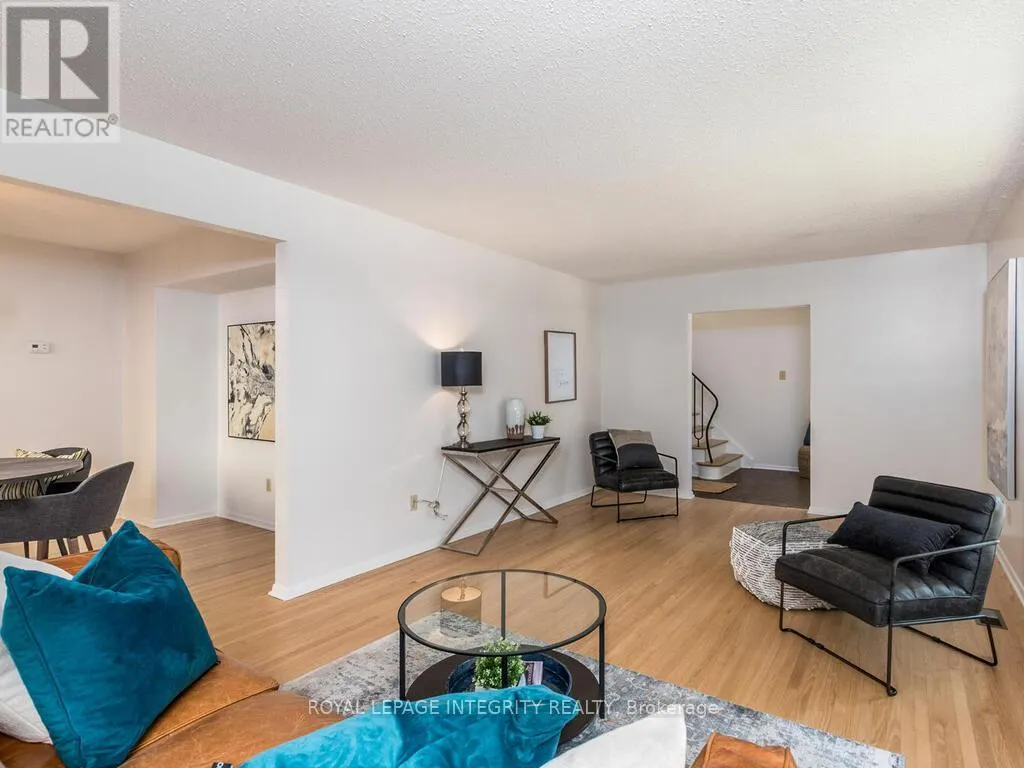 2150 DUTTON CRESCENT
