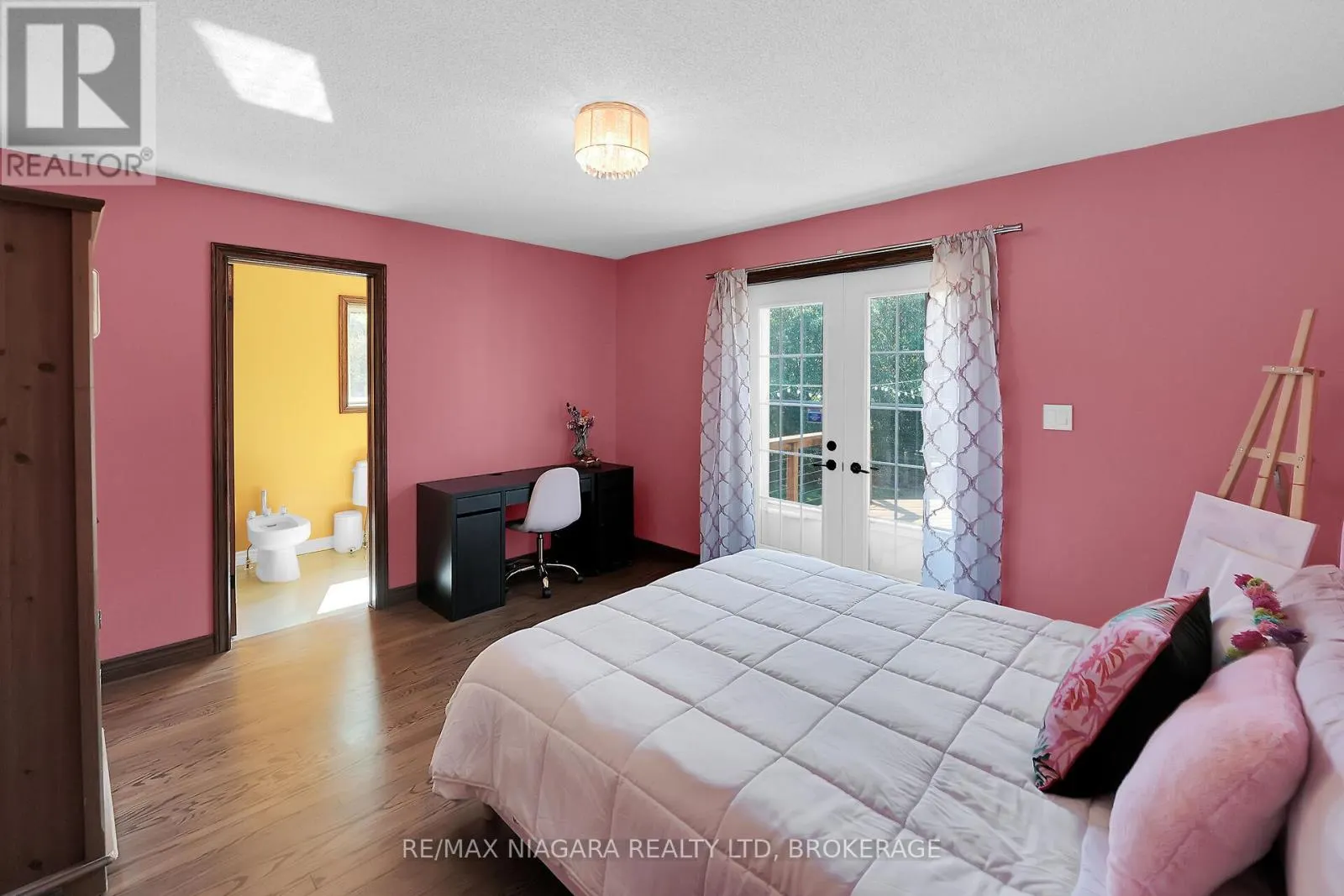 5 LUCERNE PLACE