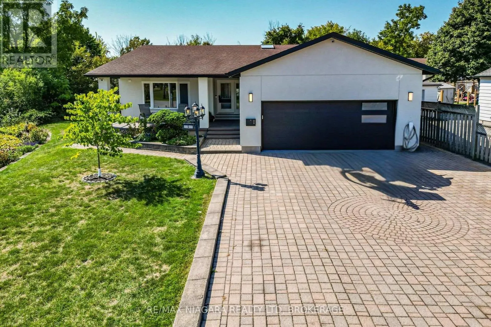 5 LUCERNE PLACE