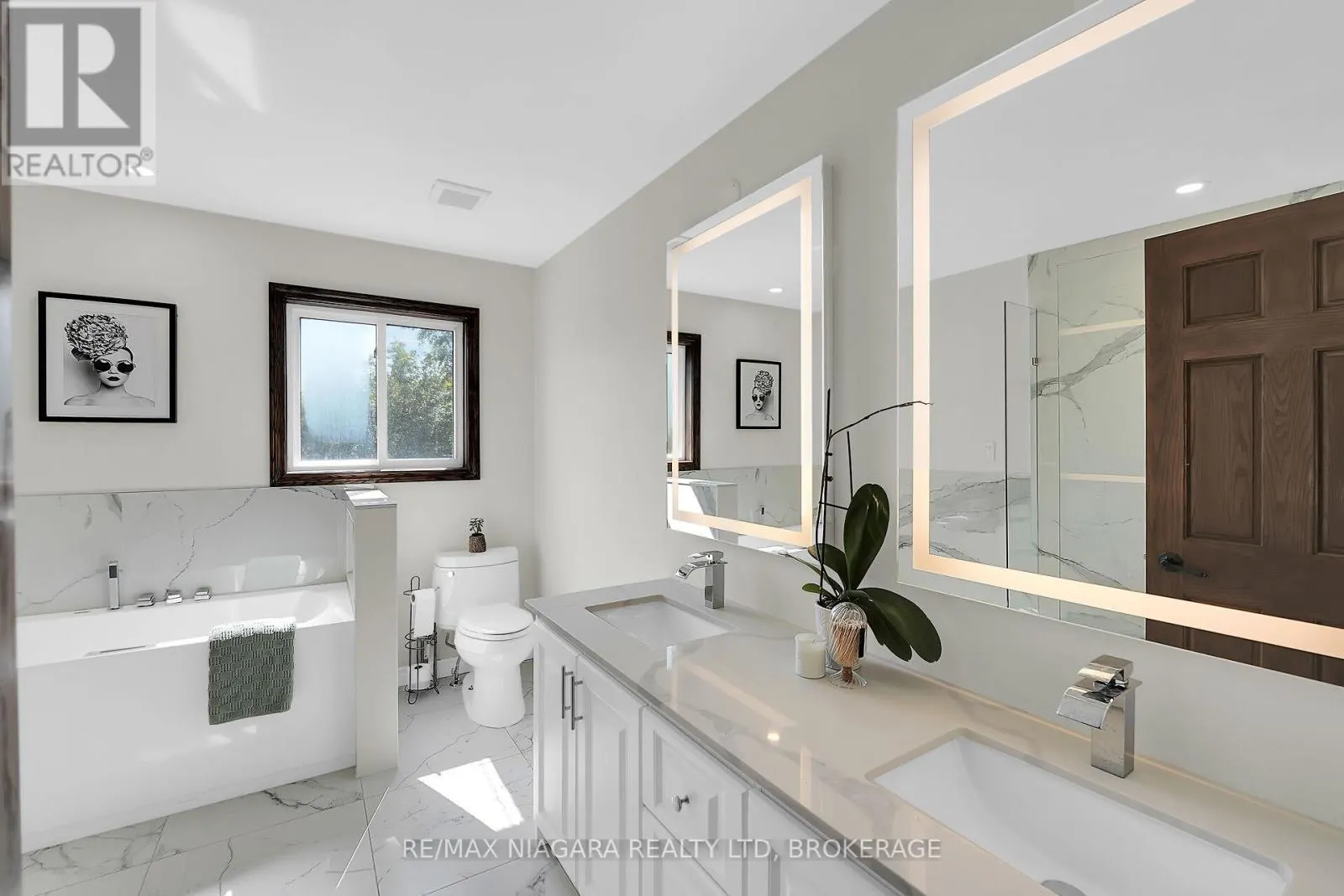 5 LUCERNE PLACE