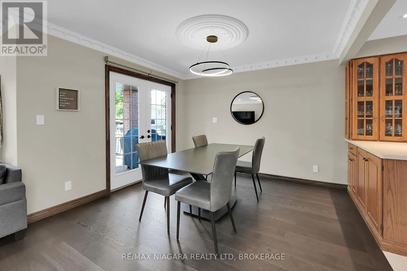 5 LUCERNE PLACE