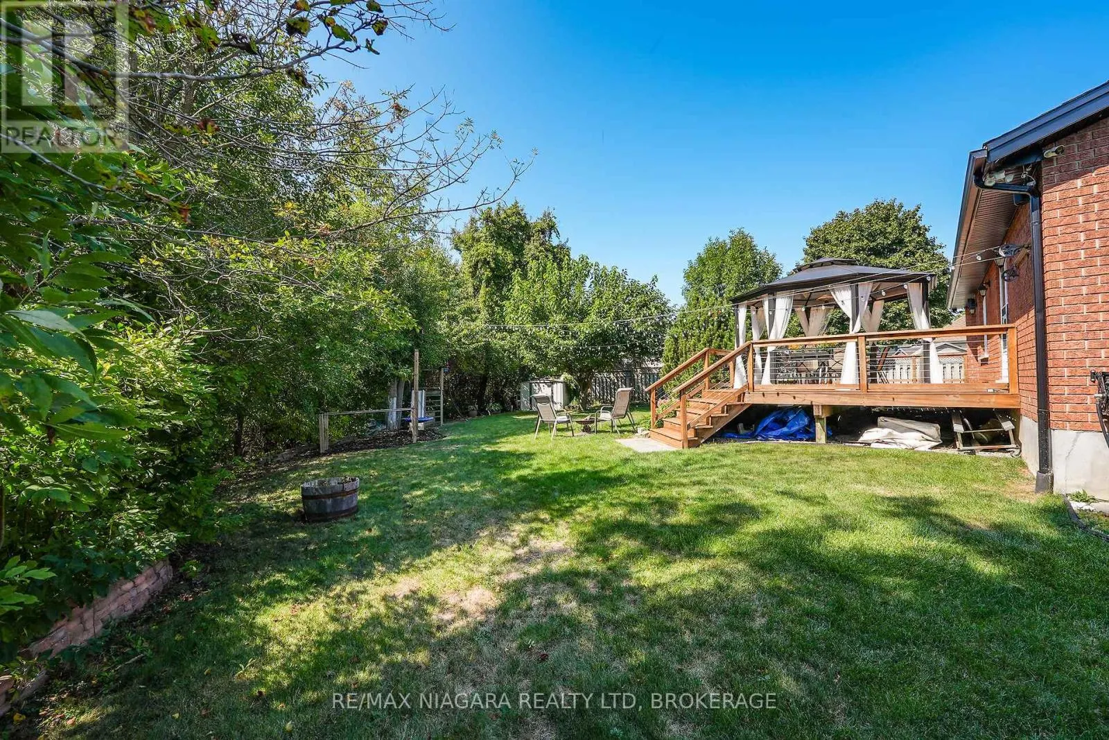 5 LUCERNE PLACE