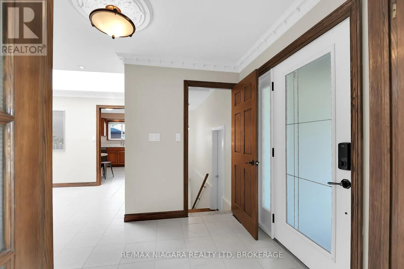 5 LUCERNE PLACE
