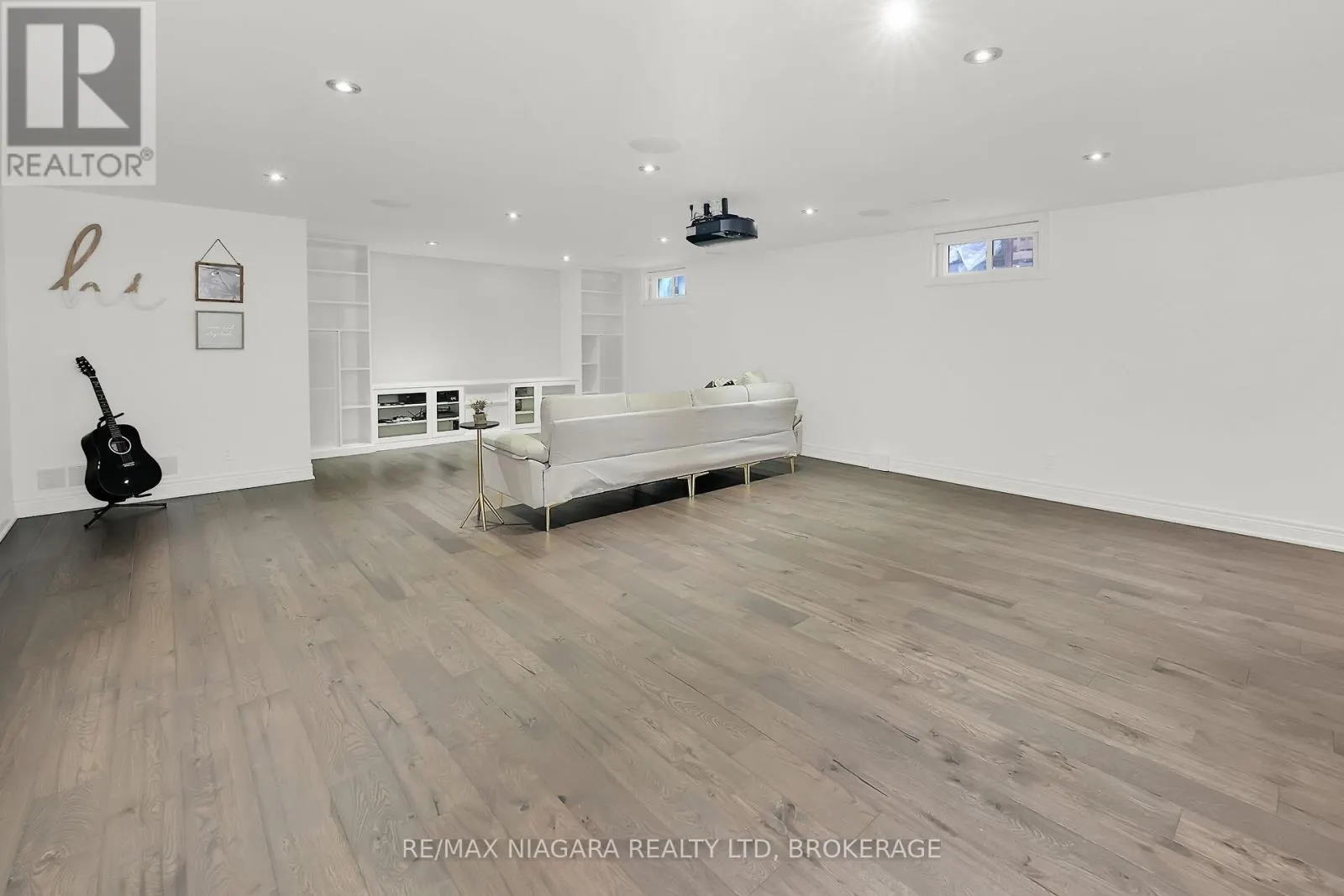 5 LUCERNE PLACE