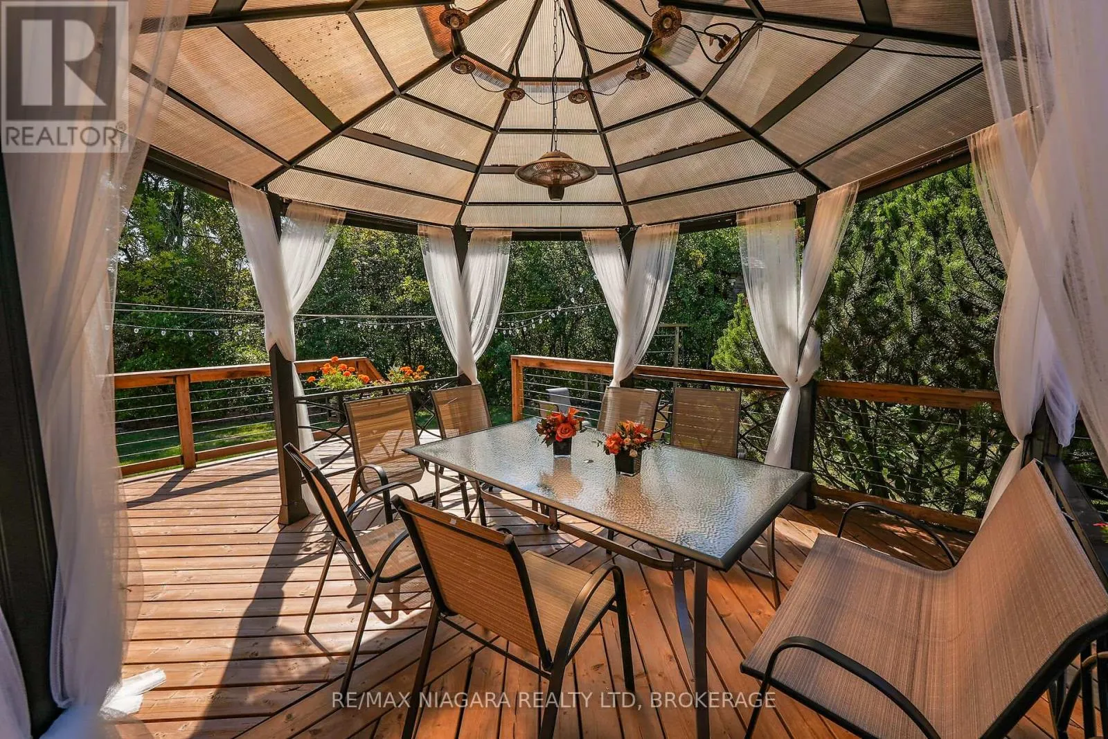5 LUCERNE PLACE