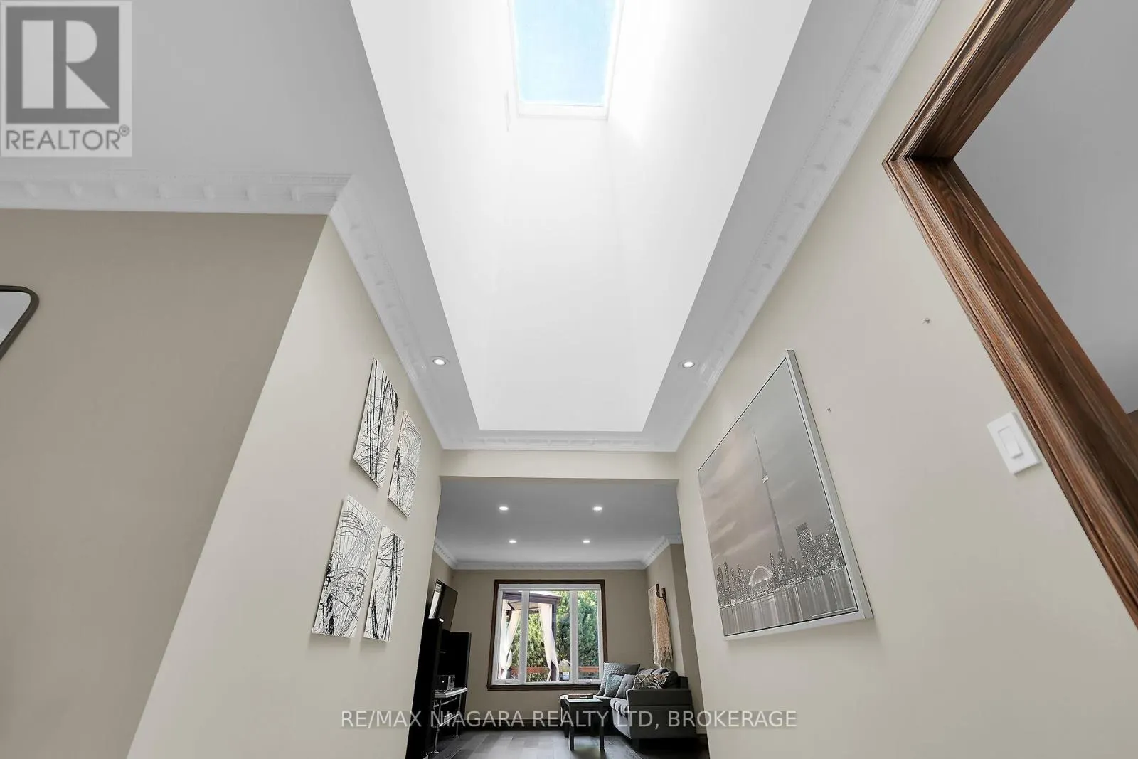 5 LUCERNE PLACE