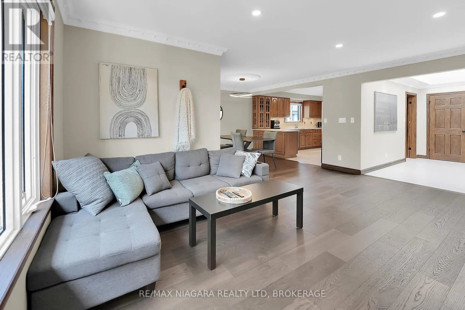 5 LUCERNE PLACE