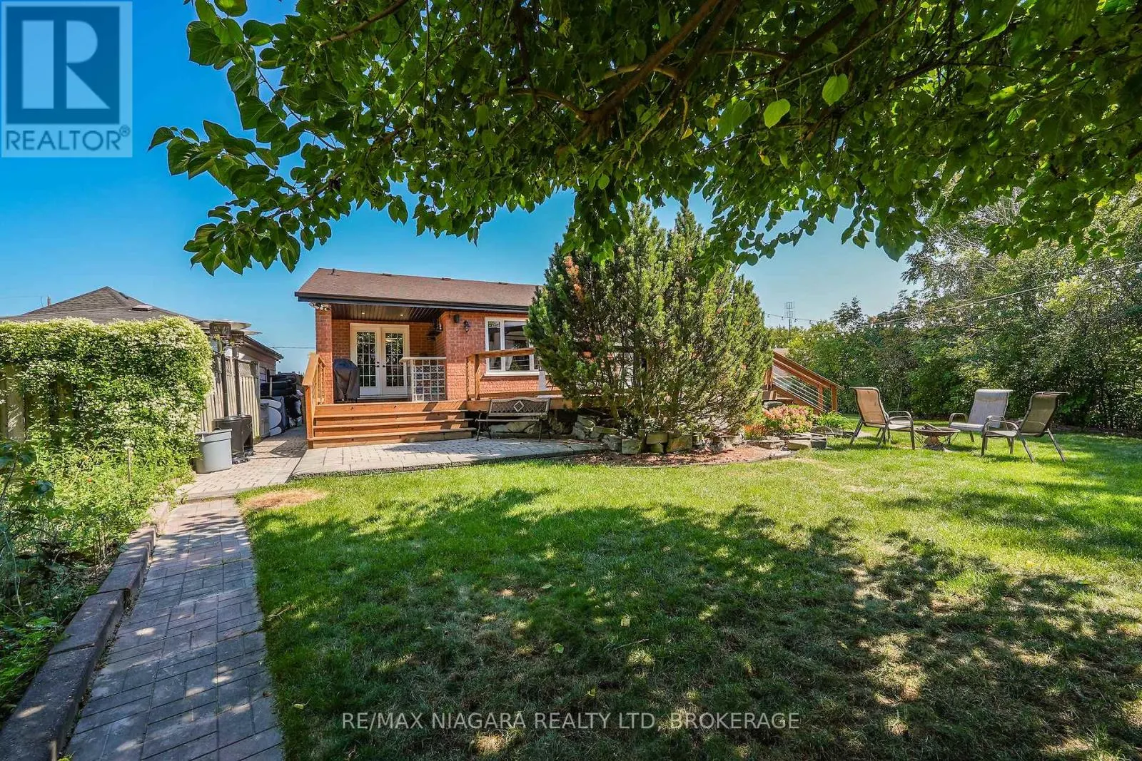 5 LUCERNE PLACE