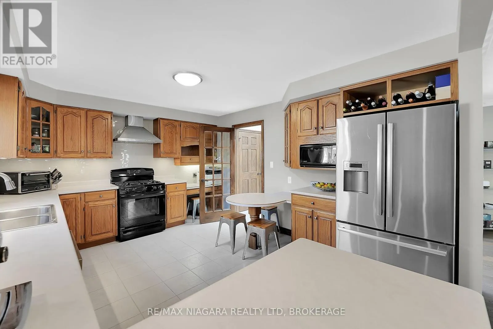 5 LUCERNE PLACE