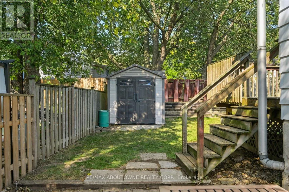 85 BIRCHCLIFFE CRESCENT