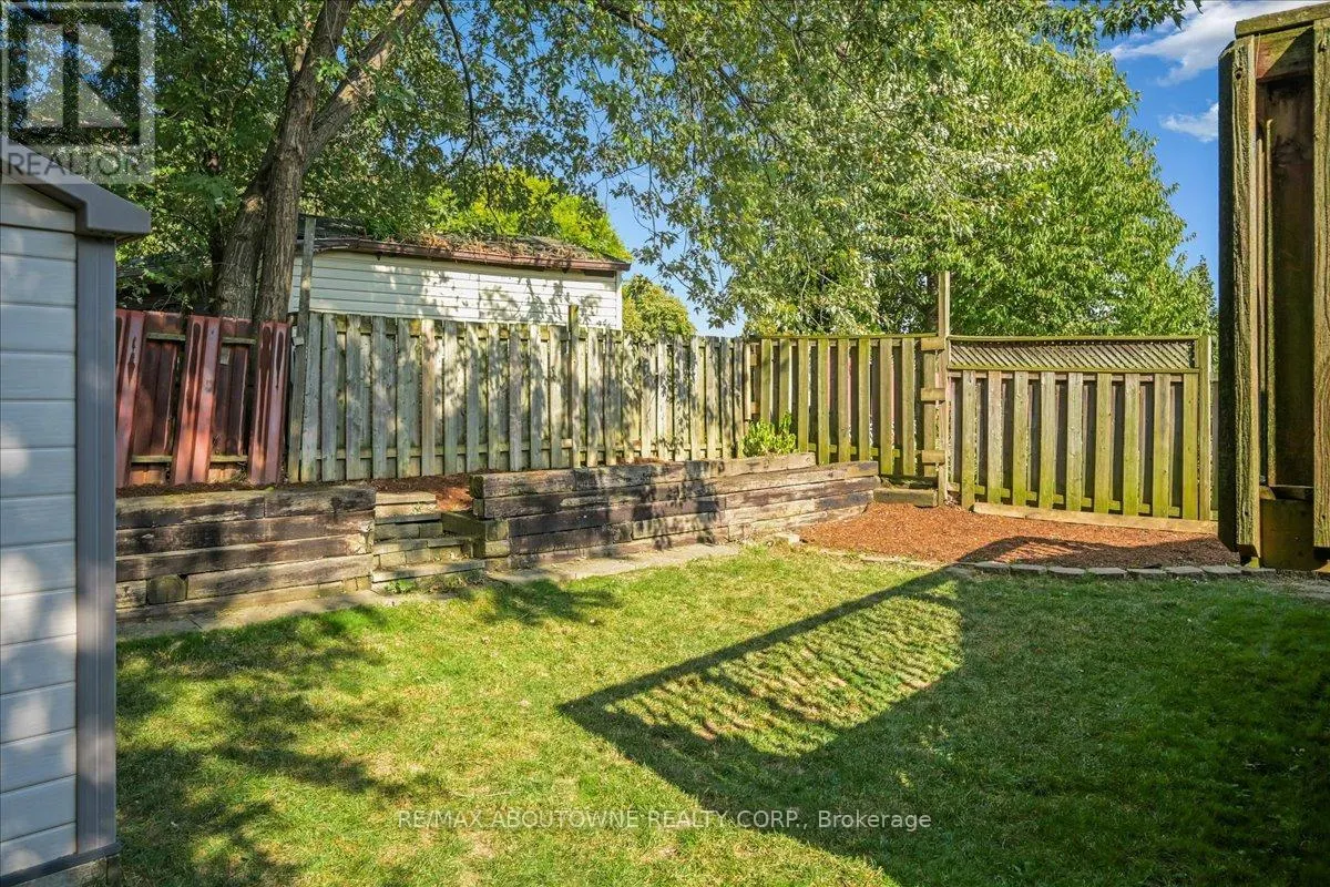 85 BIRCHCLIFFE CRESCENT