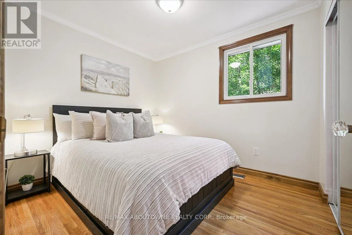 85 BIRCHCLIFFE CRESCENT