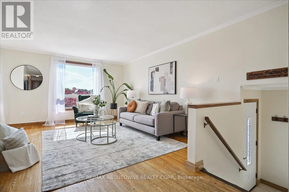 85 BIRCHCLIFFE CRESCENT