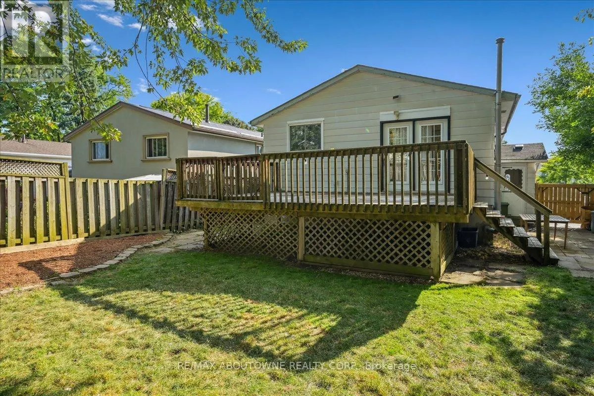 85 BIRCHCLIFFE CRESCENT