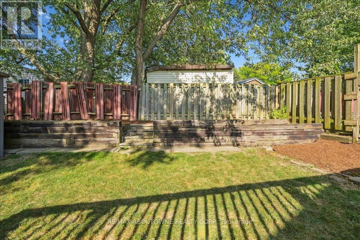 85 BIRCHCLIFFE CRESCENT