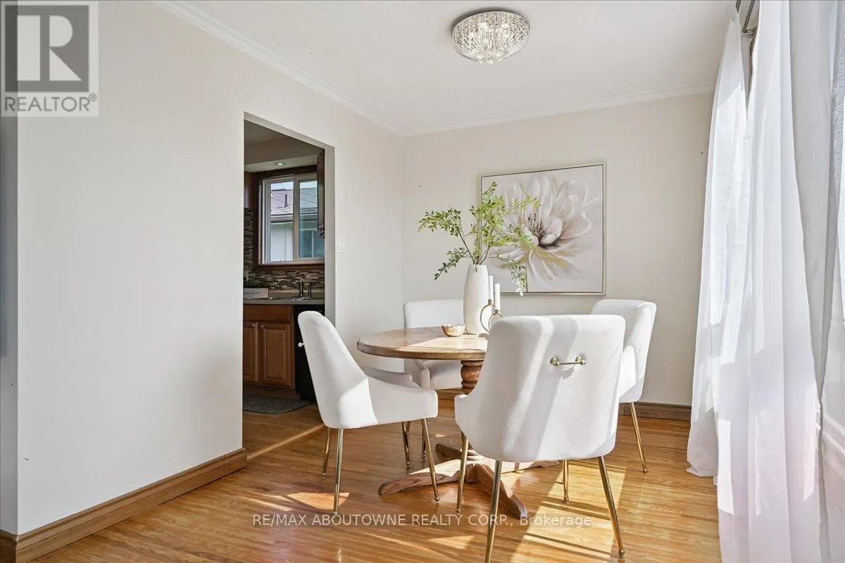 85 BIRCHCLIFFE CRESCENT