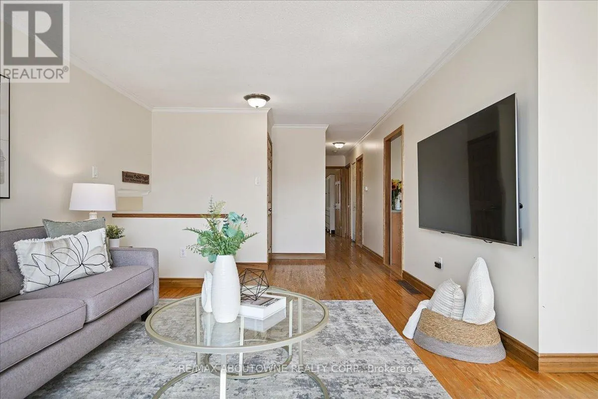 85 BIRCHCLIFFE CRESCENT