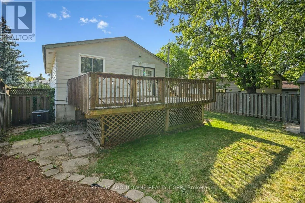 85 BIRCHCLIFFE CRESCENT