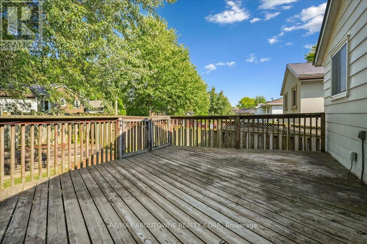 85 BIRCHCLIFFE CRESCENT