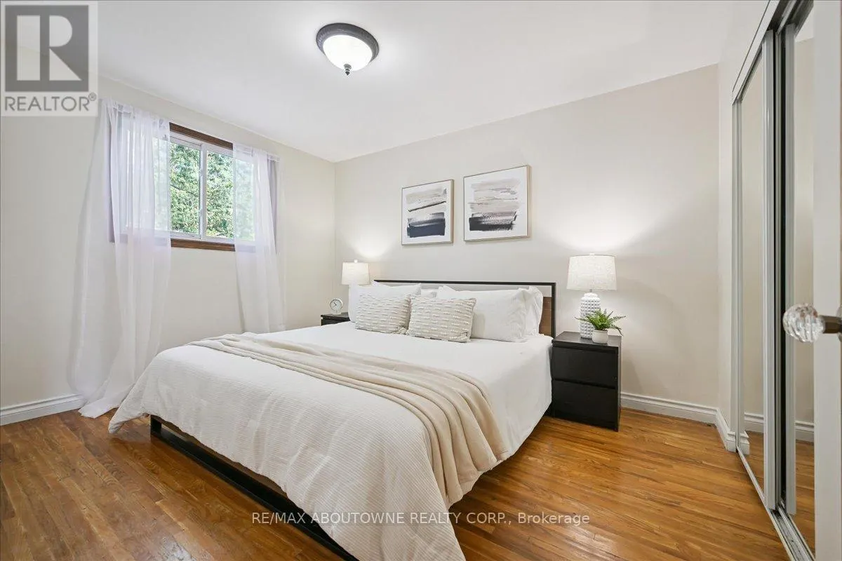 85 BIRCHCLIFFE CRESCENT