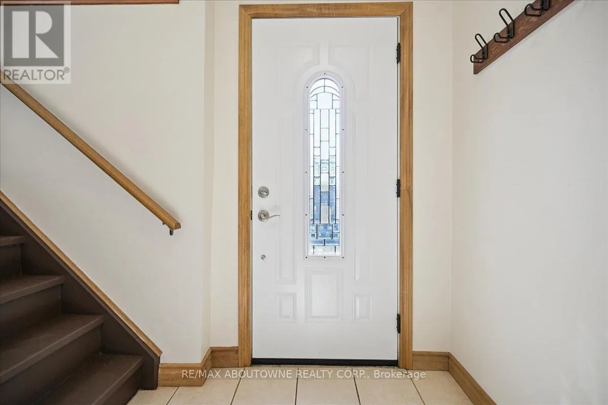 85 BIRCHCLIFFE CRESCENT