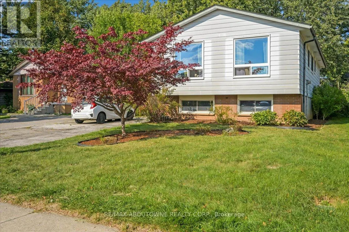 85 BIRCHCLIFFE CRESCENT
