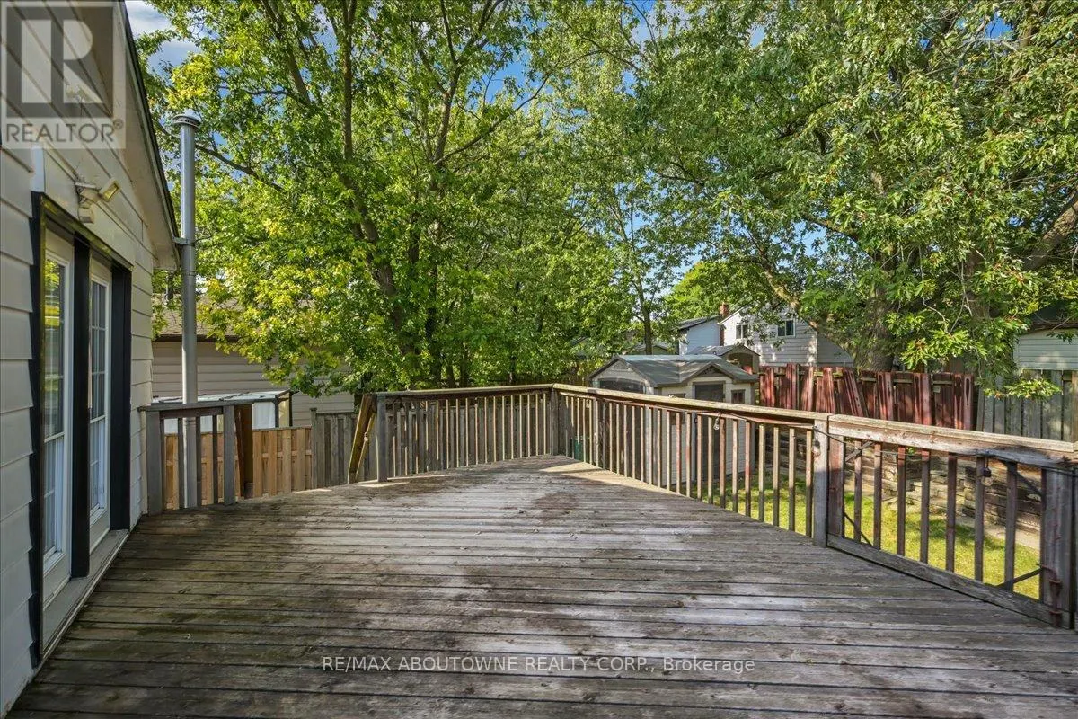 85 BIRCHCLIFFE CRESCENT