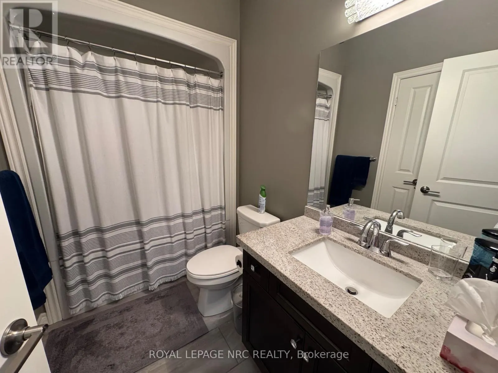 7 - 5490 PRINCE EDWARD AVENUE, #7