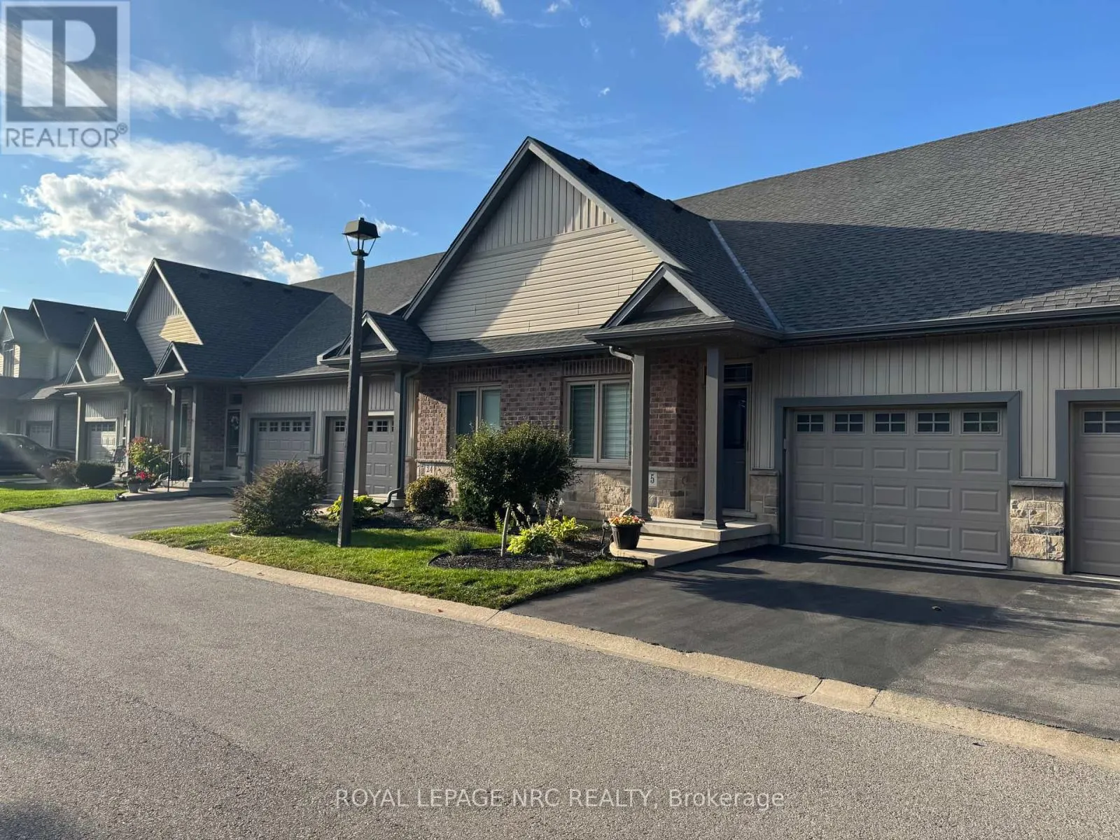 7 - 5490 PRINCE EDWARD AVENUE, #7