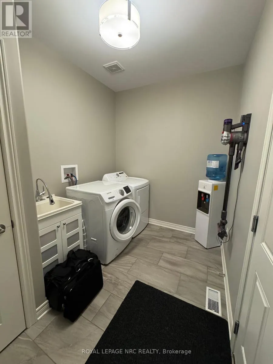 7 - 5490 PRINCE EDWARD AVENUE, #7