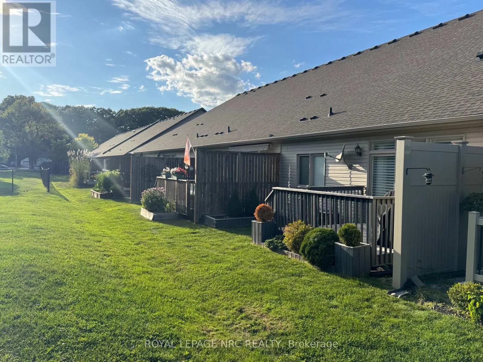 7 - 5490 PRINCE EDWARD AVENUE, #7