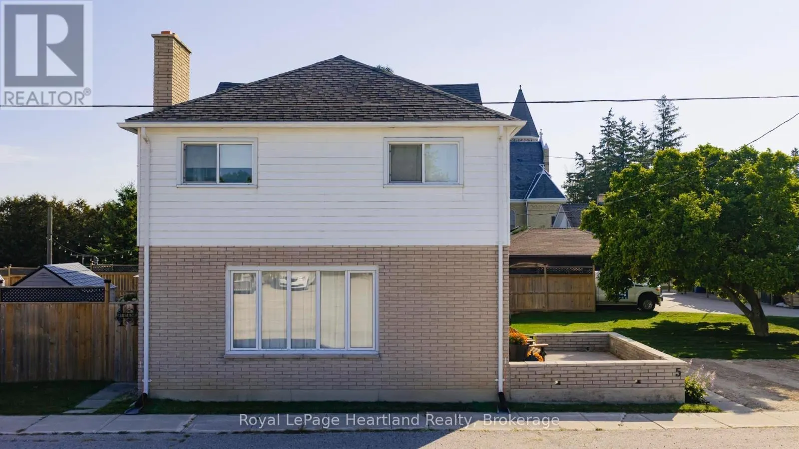 5 WILLIAM DRIVE