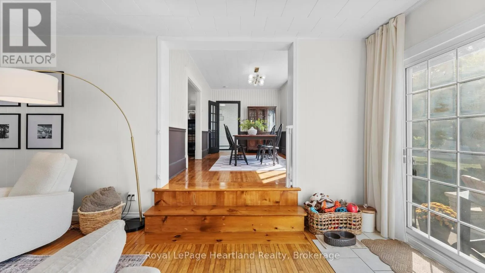 5 WILLIAM DRIVE