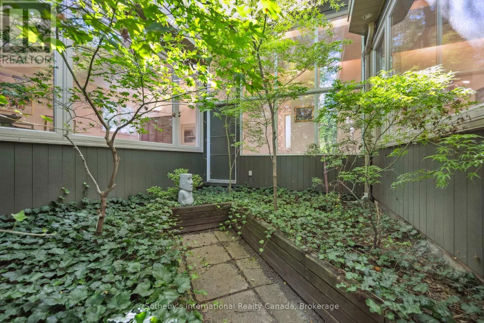 348 BROWNING PLACE